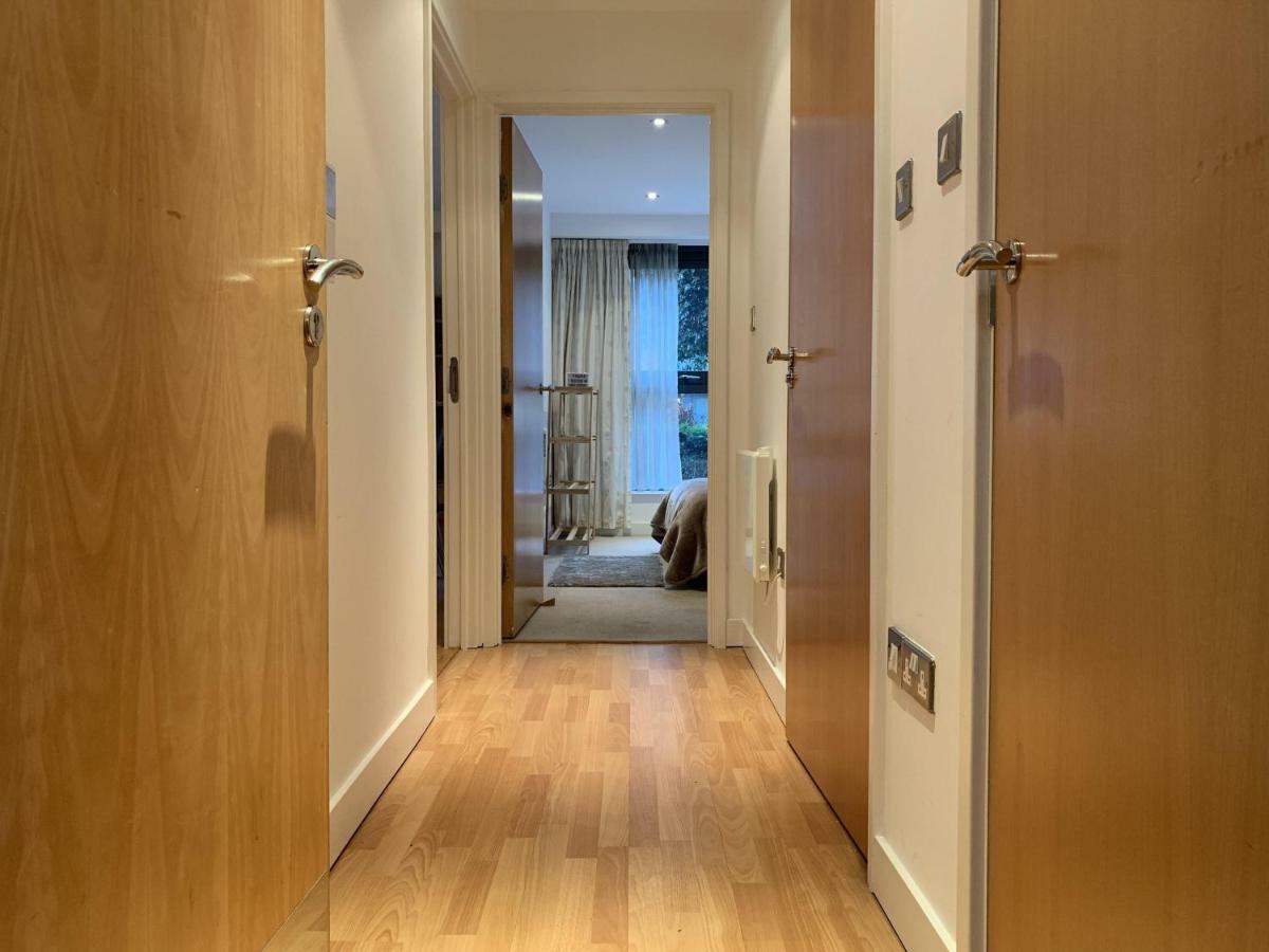 Apartment West One Plaza 2 *
